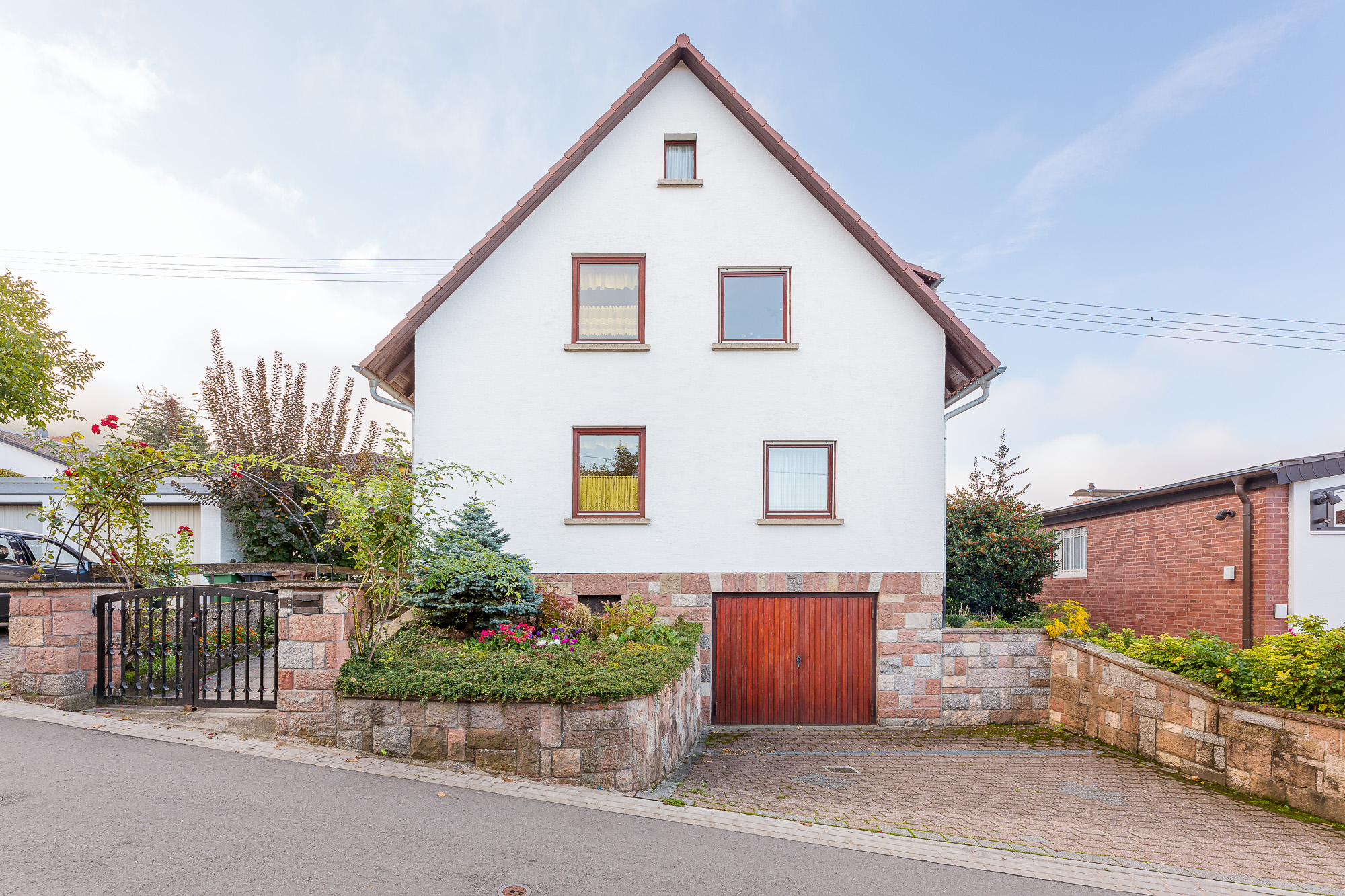 Objekt-ID 2105 Zweifamilienhaus Schriesheim, Außenansicht Frontal, Kamil Trojan Design