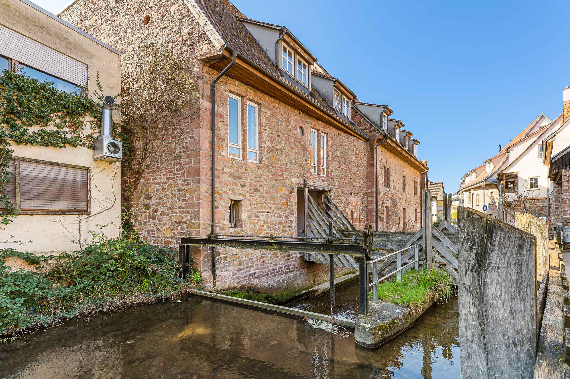 Objekt-ID 2139, ETW Schriesheim, Hausansicht (Rückseite)